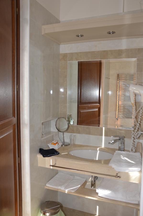 Roccamonfina Palace Hotel المظهر الخارجي الصورة