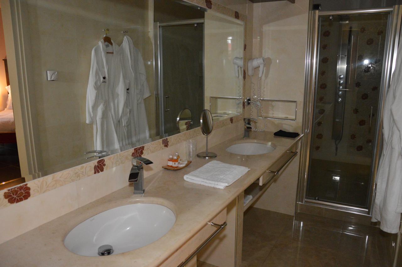 Roccamonfina Palace Hotel الغرفة الصورة